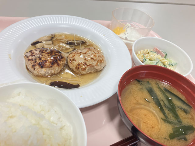 ライオン食堂写真 食事